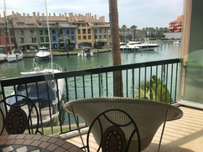 Apartamento con piscina ,playa con vistas panorámicas en la Marina de Sotogrande, San Roque